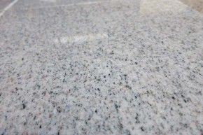 Imperial White Granit Fliesen 30,5 x 30,5 x 1 cm poliert Naturstein